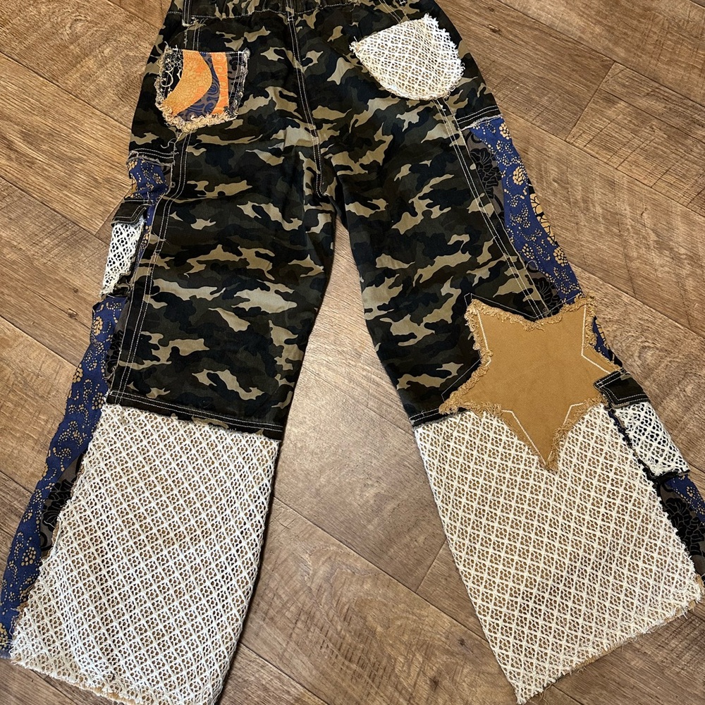 POL Camouflage Pants with Button Detail - Picture 3 of 3